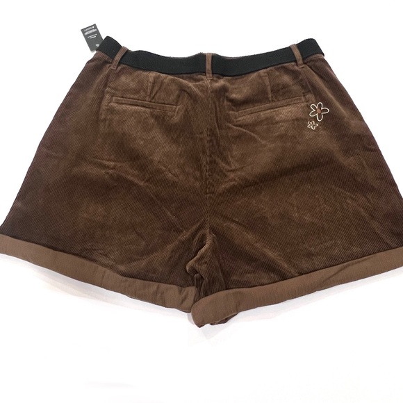 NEW Her Universe Disney Chip 'N' Dale Corduroy Shorts Plus Size 18 - Picture 2 of 5